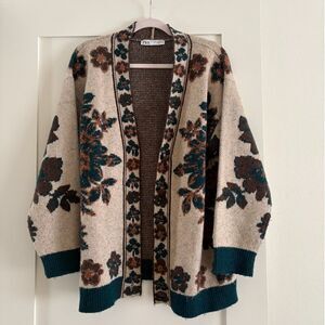 Zara Oversized Floral Knit Button Front Cardigan Beige Size Small